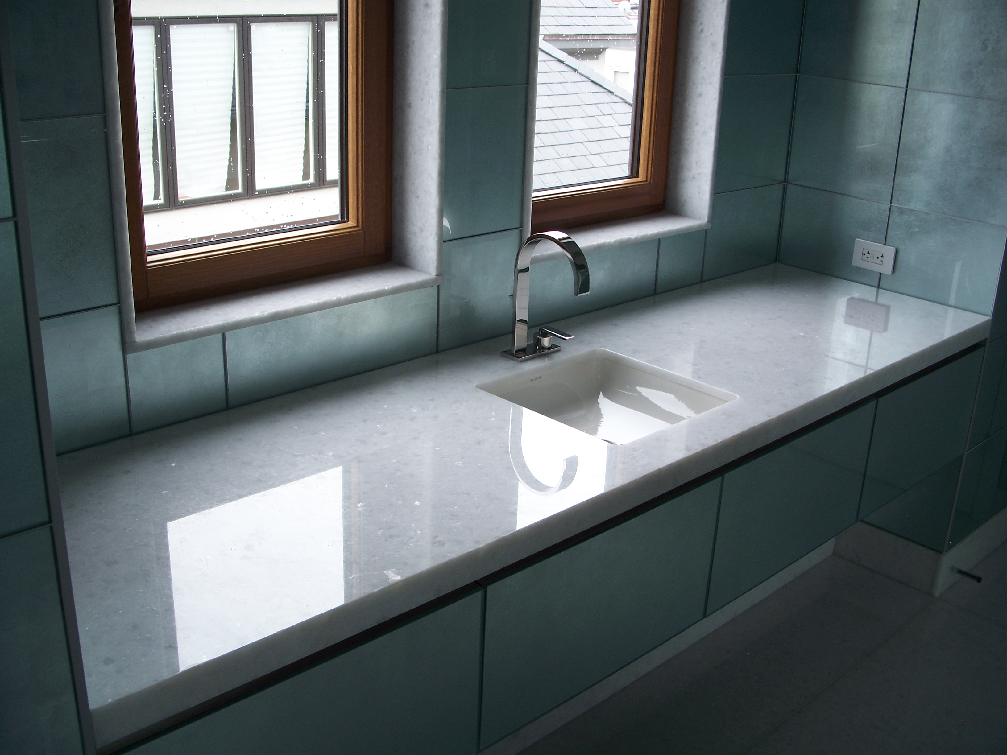 Naxxos Marble Vanity with Mitre Build Up Edge